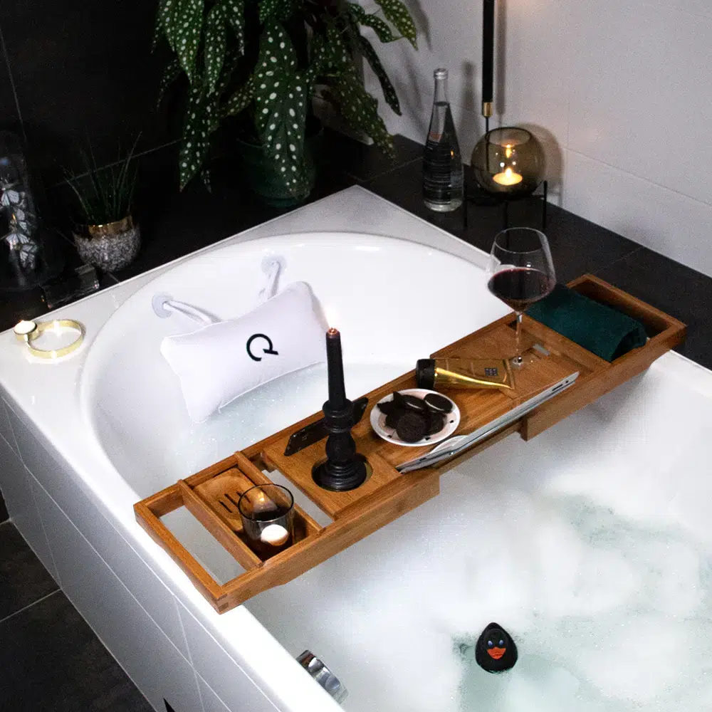 QUVIO Badkussen 6 zuignappen en haakje – 31 x 35 x 8 cm