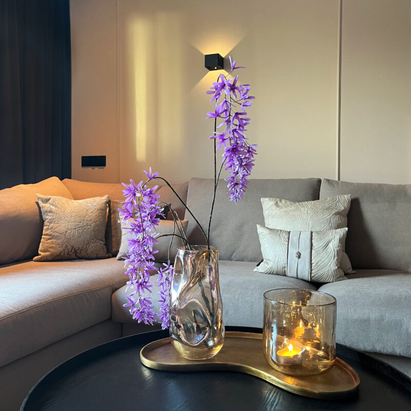 Beige glazen vazen bij homeliving