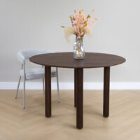 ronde eettafel in walnoot bruin, ronde eettafel, ronde houten eettafel, walnoot bruine eettafel, tafel, eettafel Lian, eettafel rond, eettafel, ronde mangohouten eettafel,