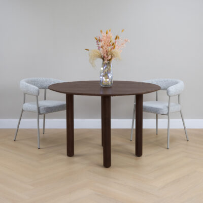 ronde eettafel in walnoot bruin, ronde eettafel, ronde houten eettafel, walnoot bruine eettafel, tafel, eettafel Lian, eettafel rond, eettafel, ronde mangohouten eettafel,