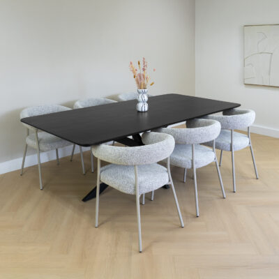 eettafel, tafel, zwarte eettafel, rechthoekige eettafel, houten eettafel, rechthoekige eettafel van zwart mangohout, eettafel Sofia, eettafel mangohout, zwarte eettafel, sfeer