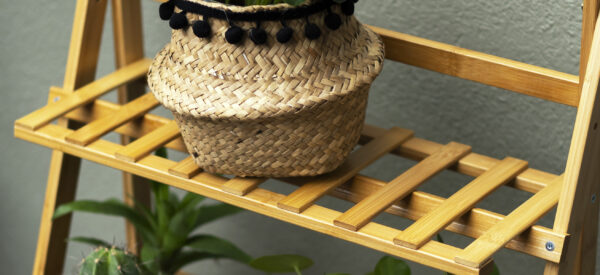 Houten plantenstandaard bij homeliving