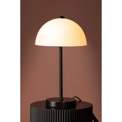 Scandinavische tafellamp met witte glazen kap afbeelding 7