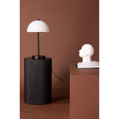 Scandinavische tafellamp met witte glazen kap afbeelding 8