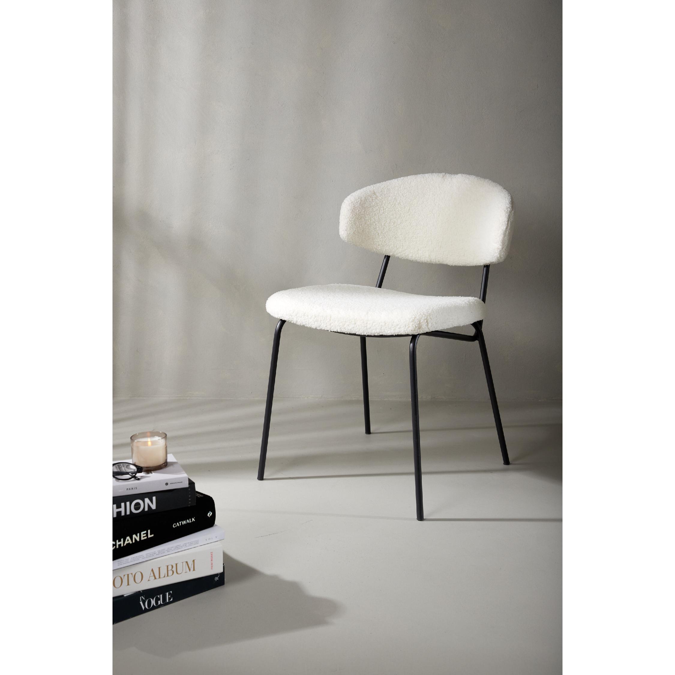 Menno bouclé eetkamerstoelen wit met zwarte poten afbeelding 8