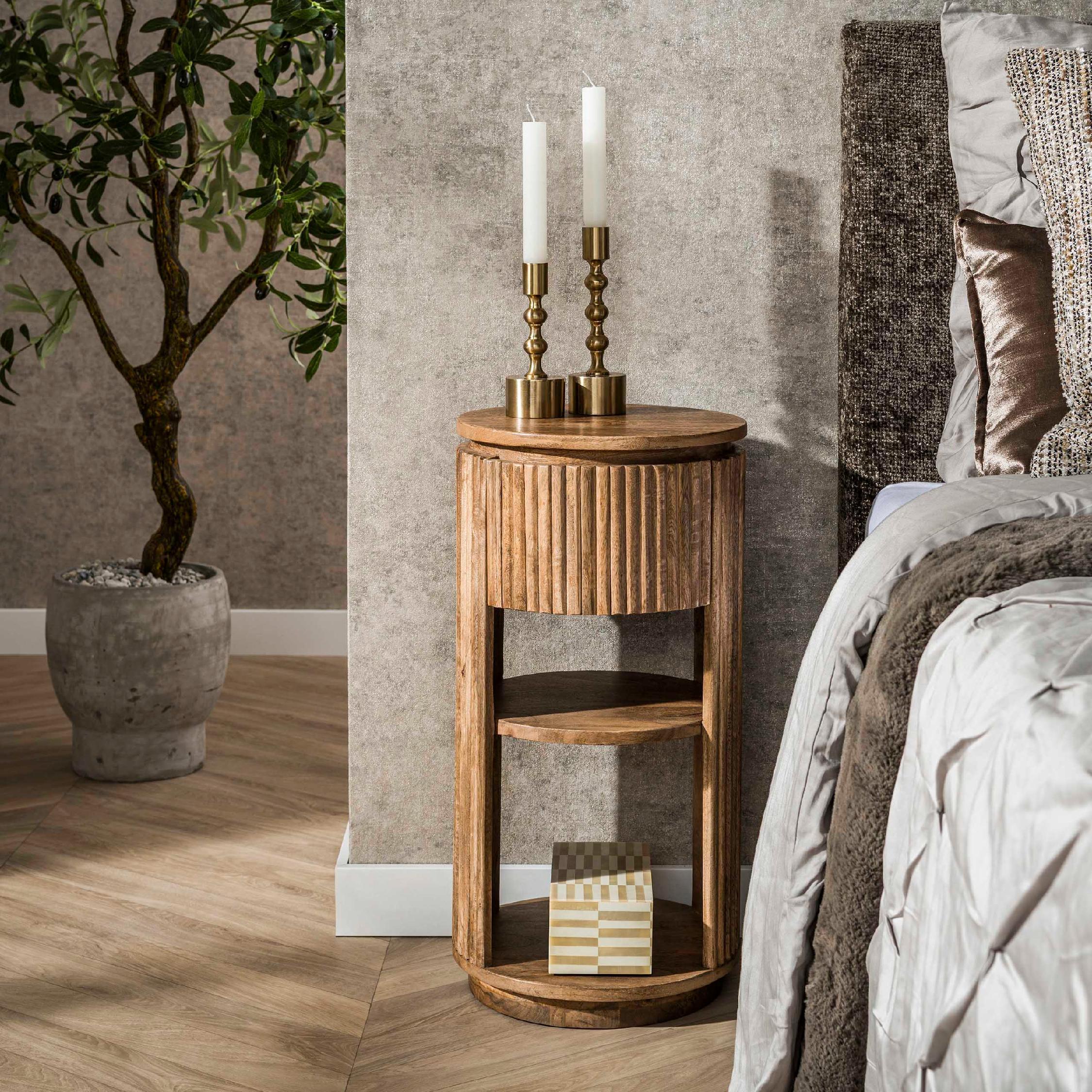 rond mangohouten nachtkastje Sari afbeelding 3