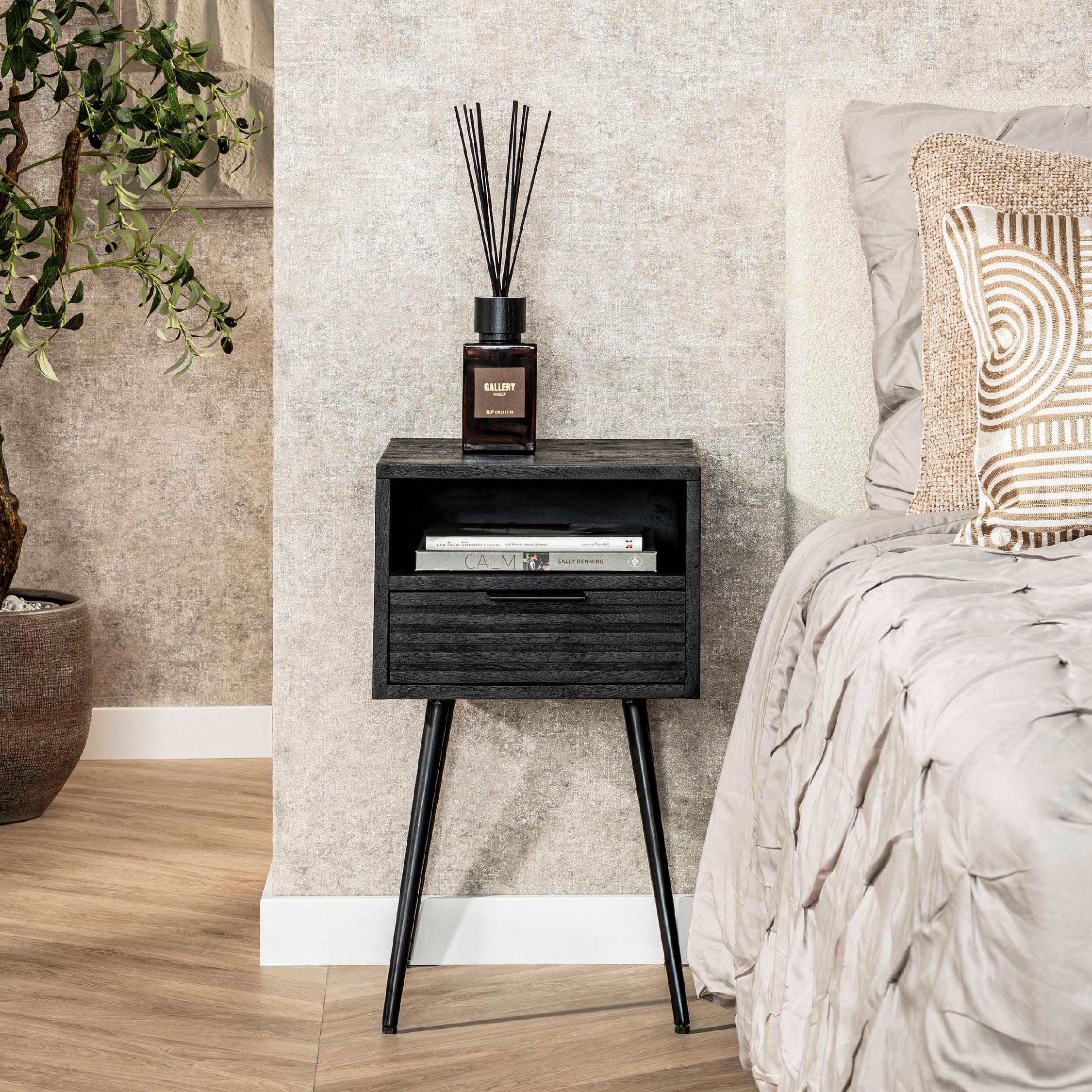 zwart mangohouten nachtkastje Arek afbeelding 3