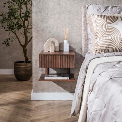 zwevend nachtkastje Finn acaciahout afbeelding 5