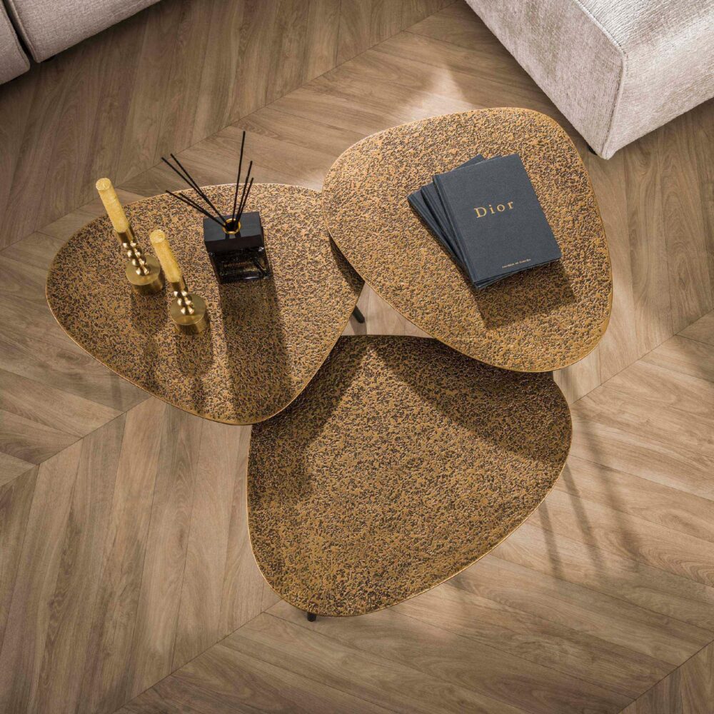 Aiko driehoekige salontafel set van 3 antiek brons afbeelding 4