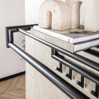 industriële wandkapstok met roede en hoedenplank afbeelding 4