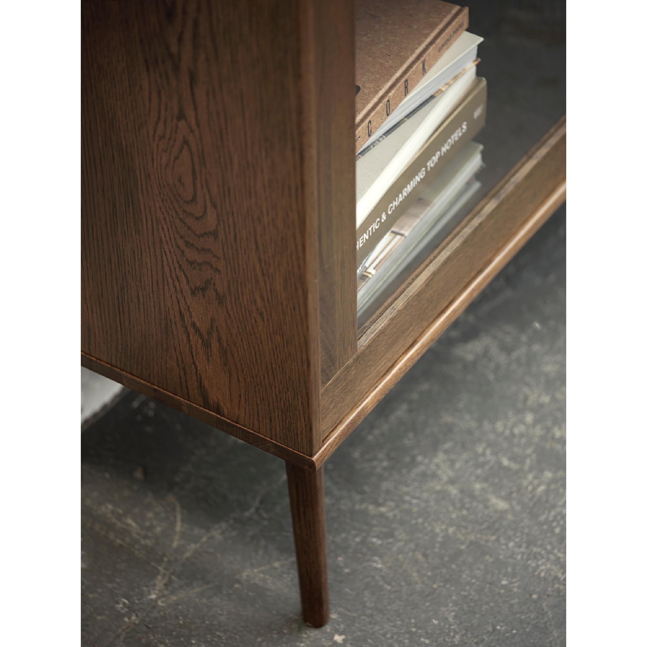 vitrinekast Enli eikenhout met glazen schuifdeuren afbeelding 4