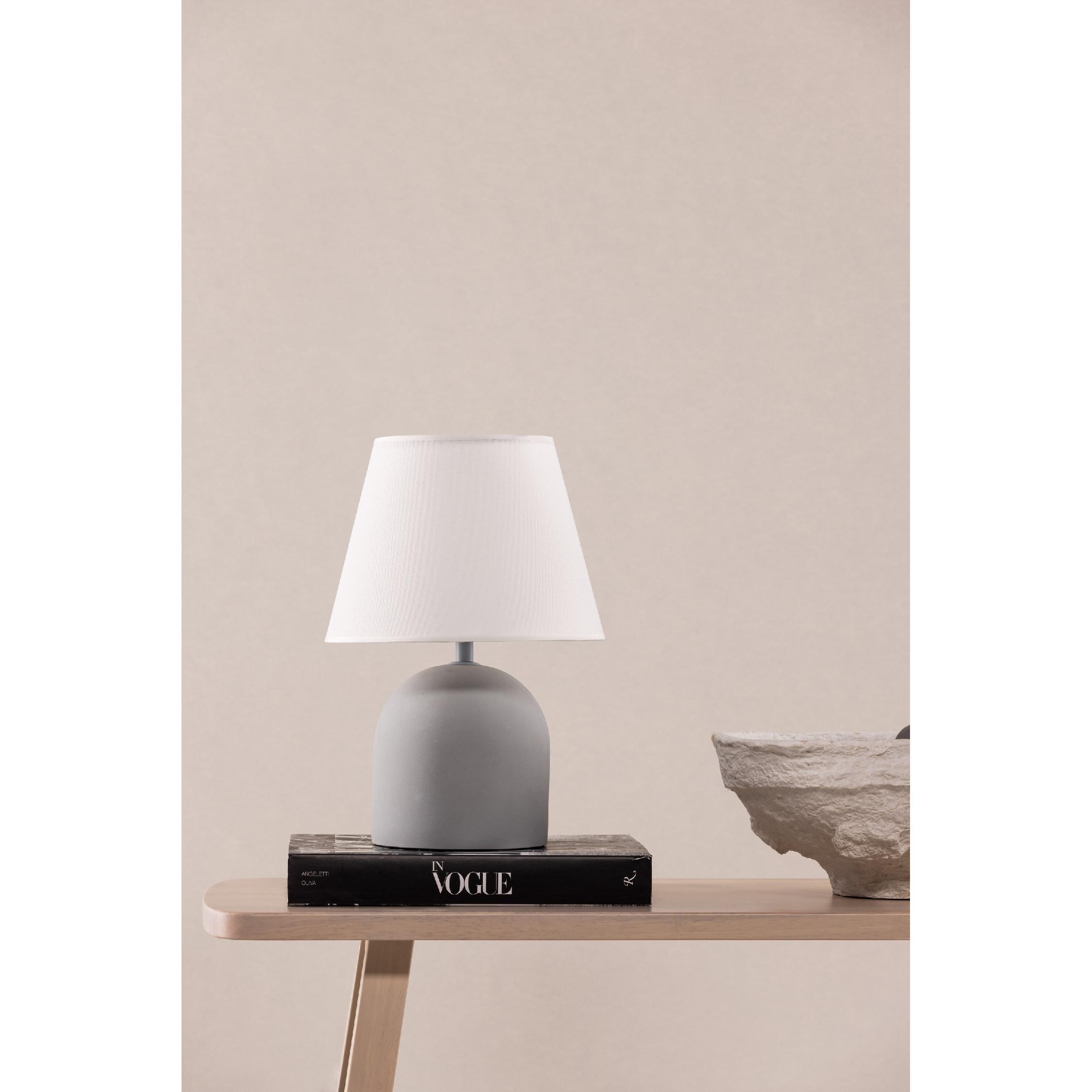 betonnen tafellamp met linnen kap afbeelding 6