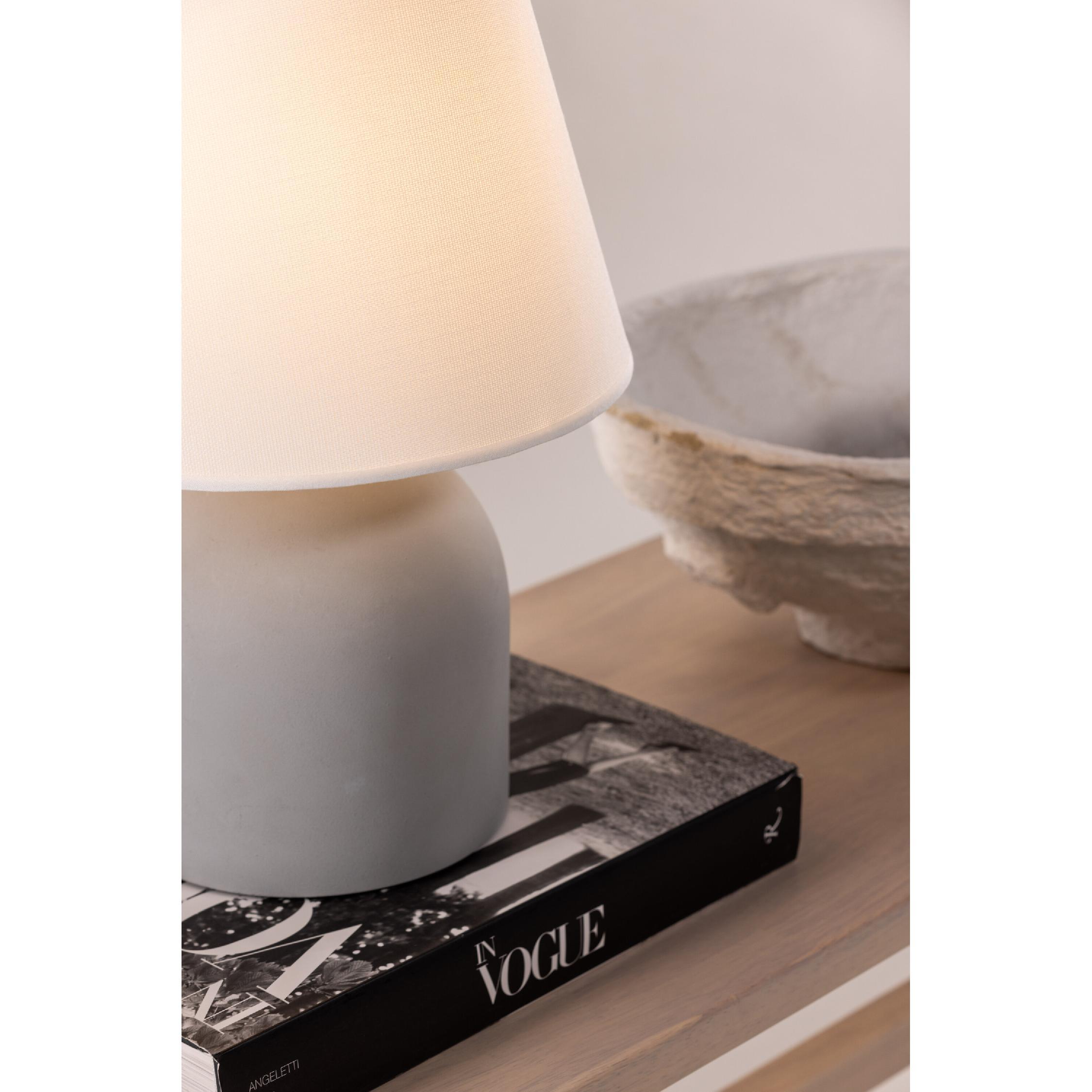 betonnen tafellamp met linnen kap afbeelding 9