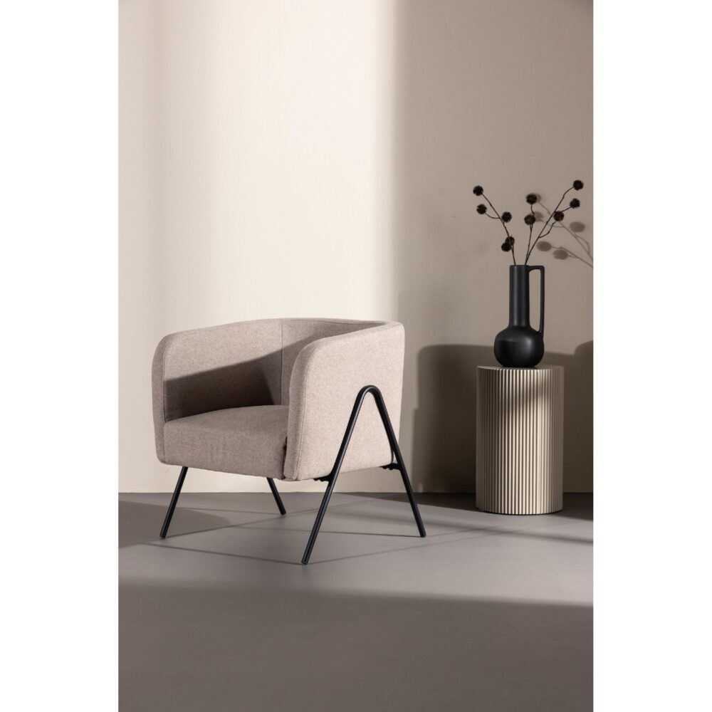 beige stoffen fauteuil met metalen poten afbeelding 8