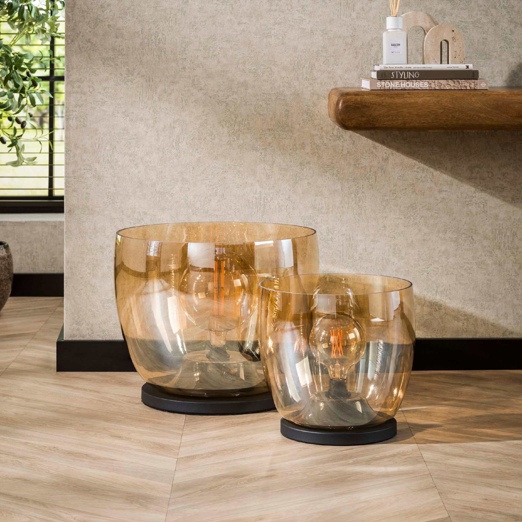 amber glazen vloerlamp Davin afbeelding 6
