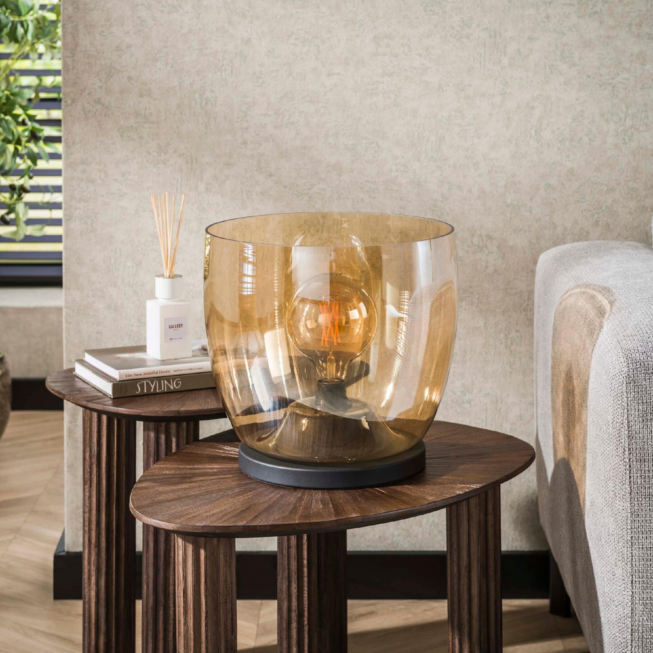 amber glazen vloerlamp Davin afbeelding 8