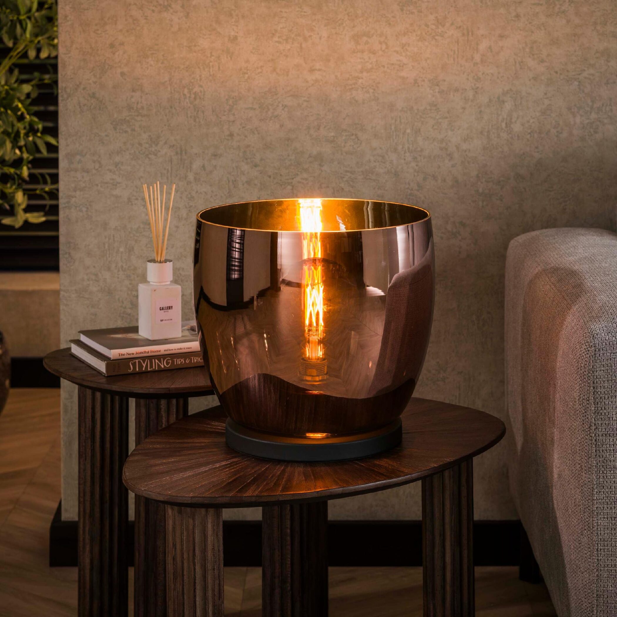 koperen vloerlamp Davin met glazen kap afbeelding 6