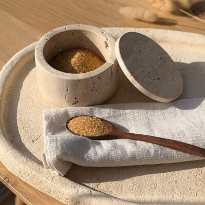 Nest of Nora Voorraadpot met deksel Ø10×6.5 cm – Steen – Natural