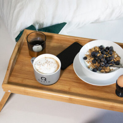 bedtafeltje, bedtafeltje dienblad, bedtafeltje dienblad van bamboe, tafeltje, dienblad, laptoptafel, dienblad, bamboe bedtafeltje dienblad