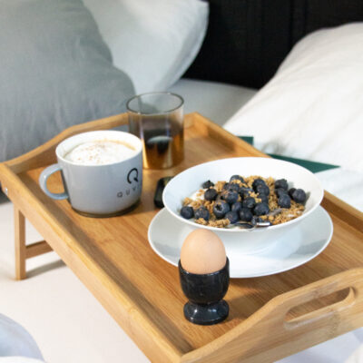 bedtafeltje, bedtafeltje dienblad, bedtafeltje dienblad van bamboe, tafeltje, dienblad, laptoptafel, dienblad, bamboe bedtafeltje dienblad