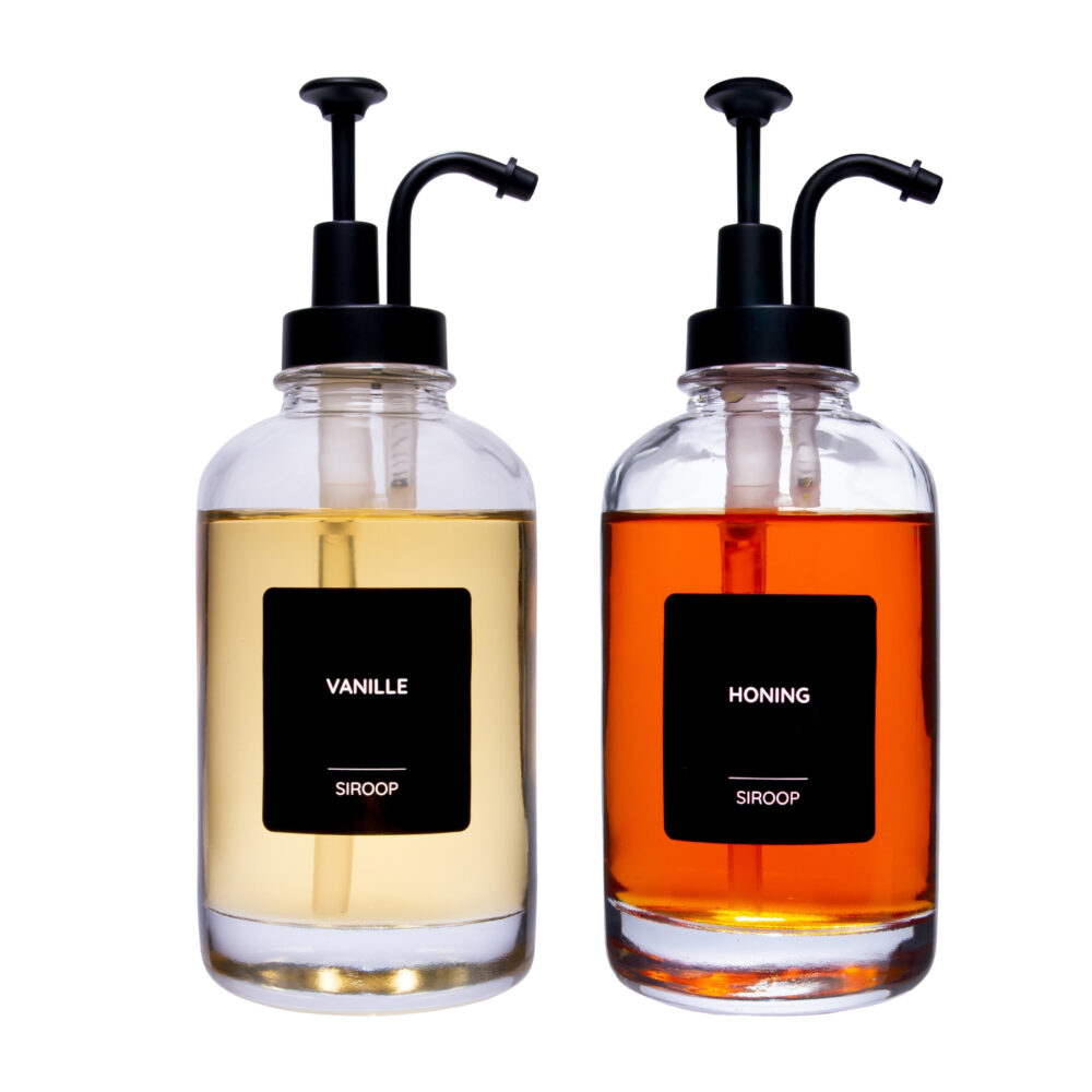 set van 2 siroopflessen, siroop dispensers, siroopdispenser pomp, glazen flessen, 2 glazen siroopflessen, set van 2 siroopflessen inclusief zwarte labels, Set van 2 flessen, Set van 2 flessen van 500ml,