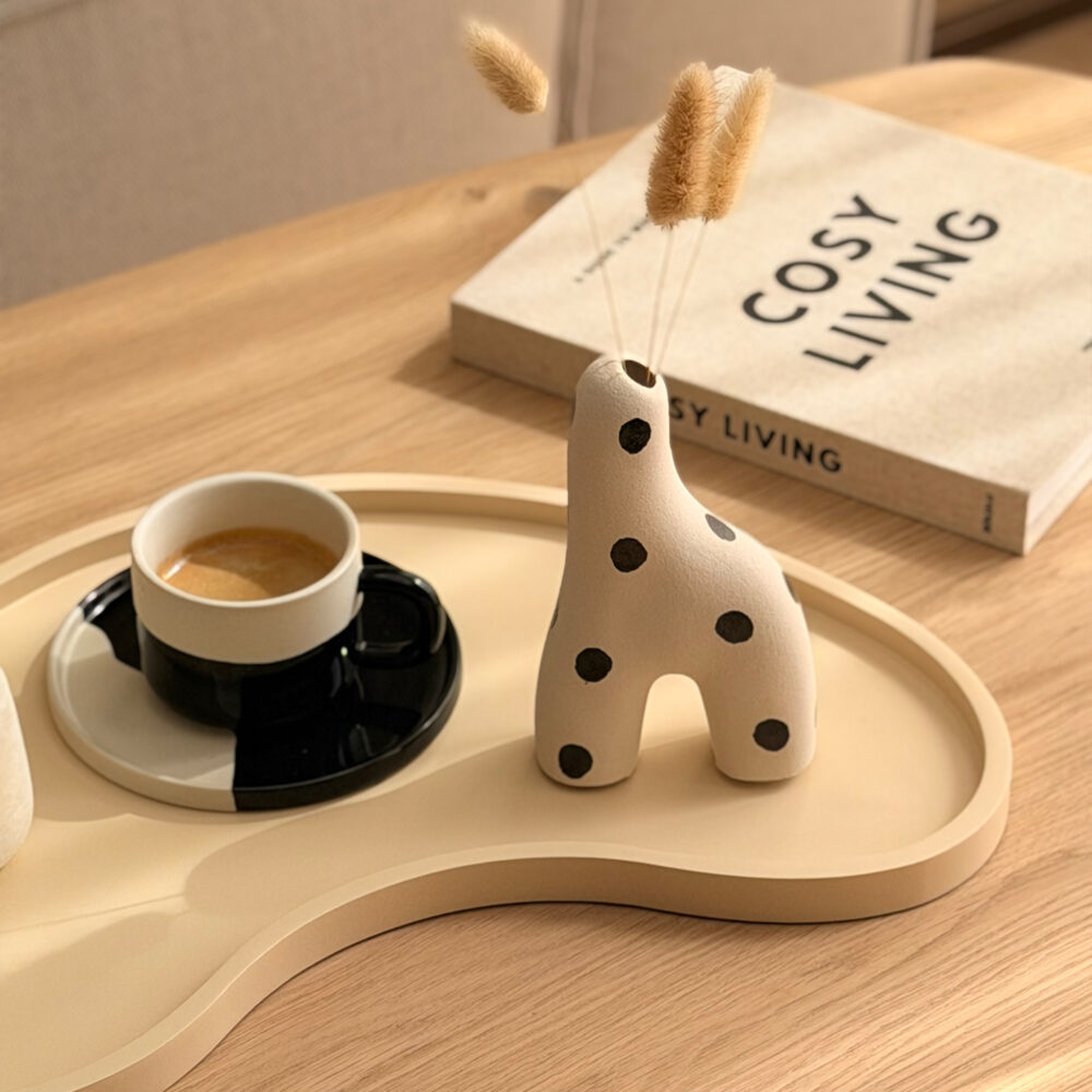 houten dienblad beige, beige dienblad, dienblad beige, tray, organisch dienblad, dienblad,