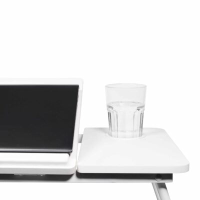 Bekerhouder van het tafeltje voor ontbijt op bed