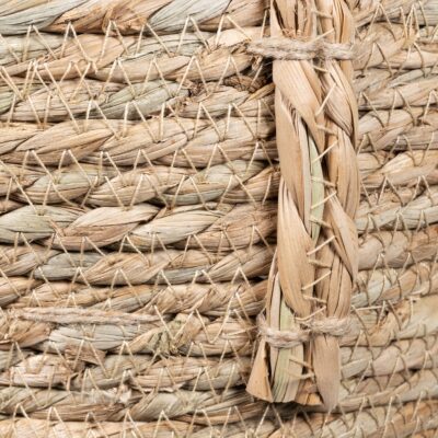 Geweven bloemenmand detail foto