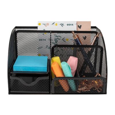 Zwart bakje voor het opbergen van schoolspullen