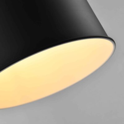 Ronde zwarte hanglamp met een diameter van 25 cm