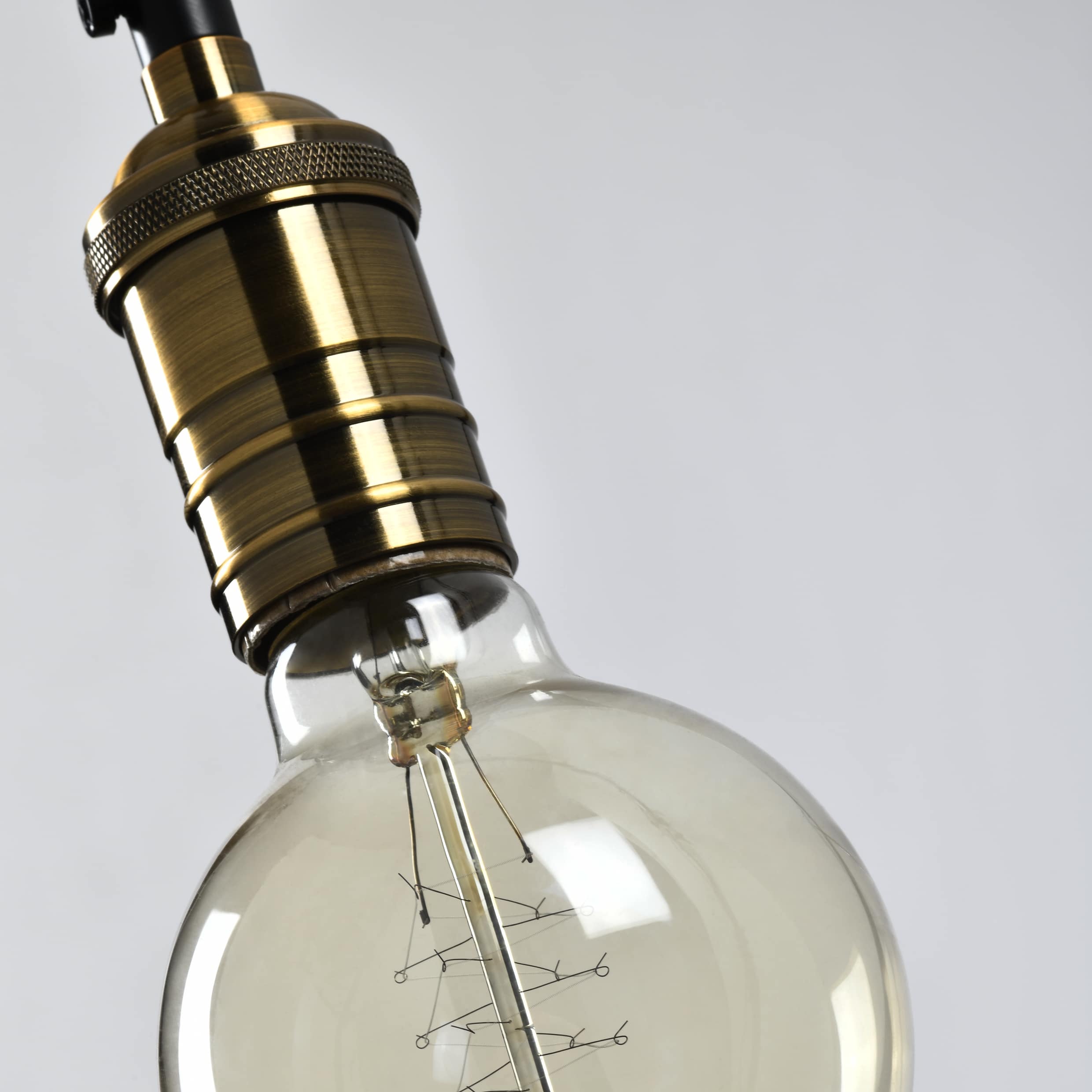 Minimalistische lamp met koper design