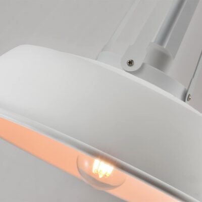 Witte verlichting met bolvormige kap en een fabrieksuiterlijk