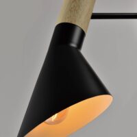 Hout met zwarte muur lamp