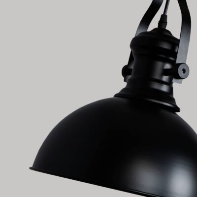 Hangende verlichting met industrieel uiterlijk