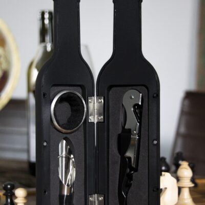 indeling van de 5 handige wijnaccessoires in fles als cadeau