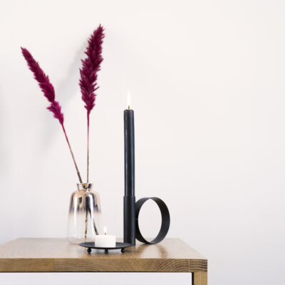 Zwarte kaarsenhouder voor lange kaarsen