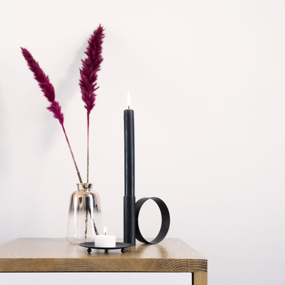 Zwarte kaarsenschaaltje