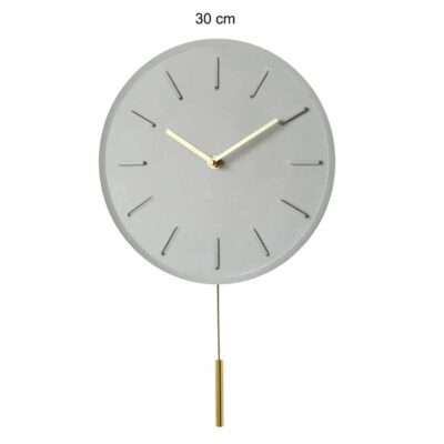 Klok van beton met een diameter van 30 cm en met slinger