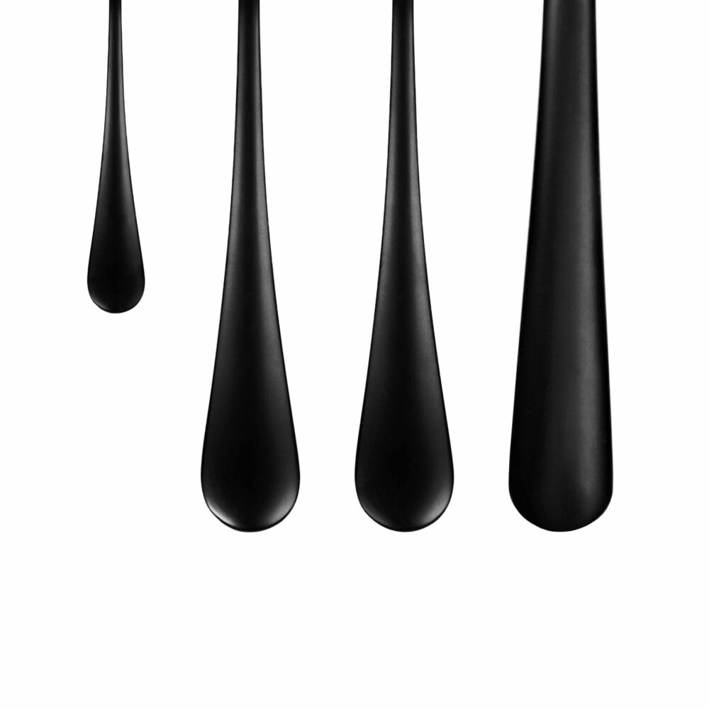 Zwarte pootjes van de bestekset