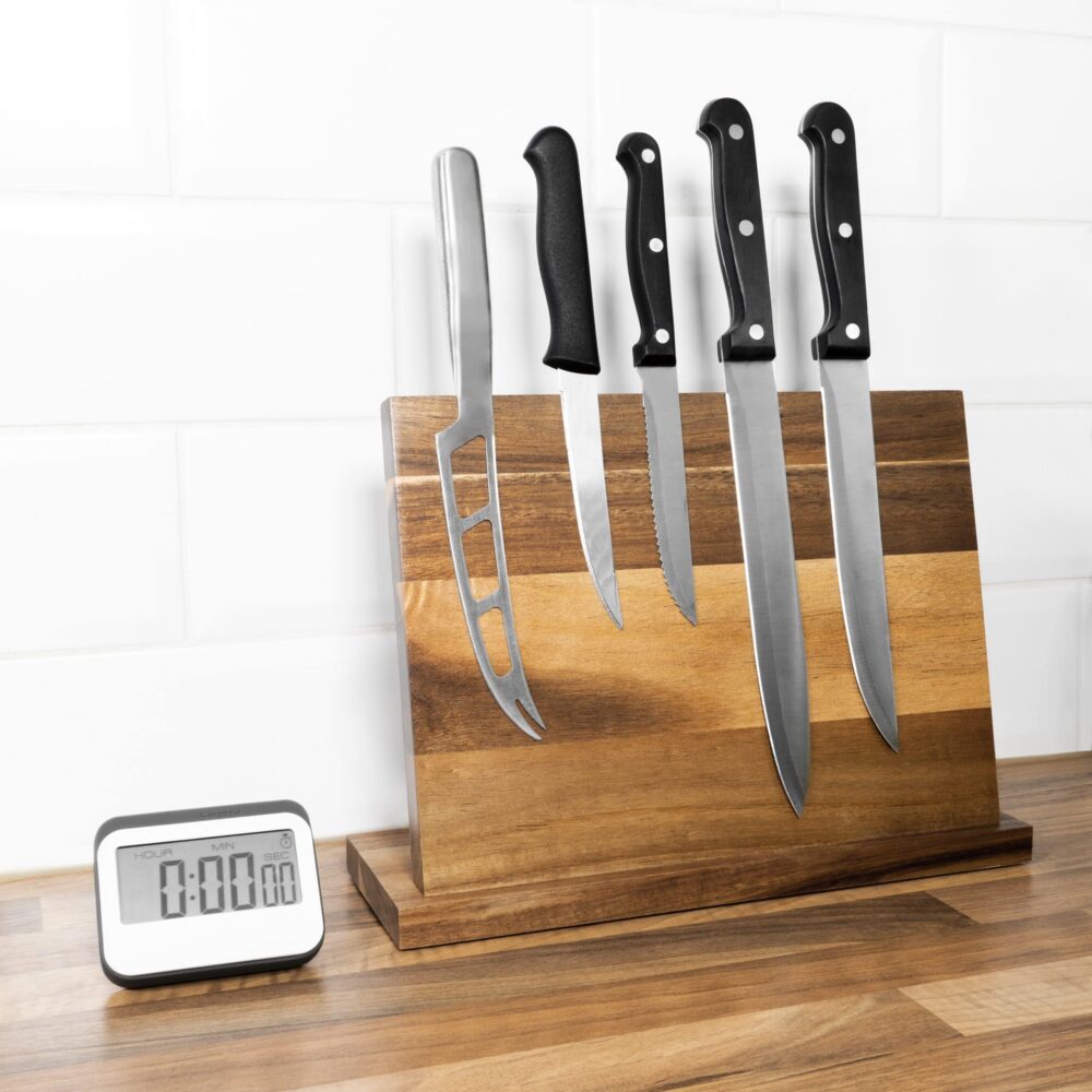 magnetisch messenblok van hout op een voet