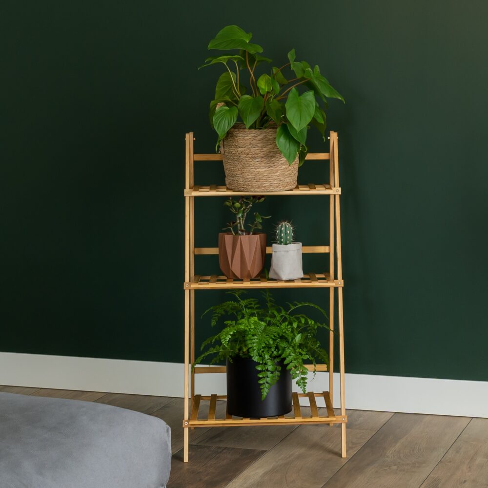 QUVIO plantenzak in het grijs op een plantenrekje