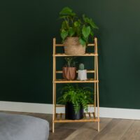 QUVIO plantenzak in het grijs op een plantenrekje