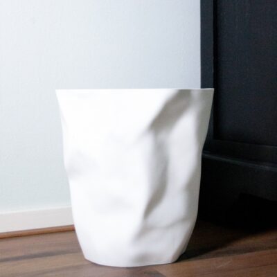 prullenbak gekreukt van kunststof