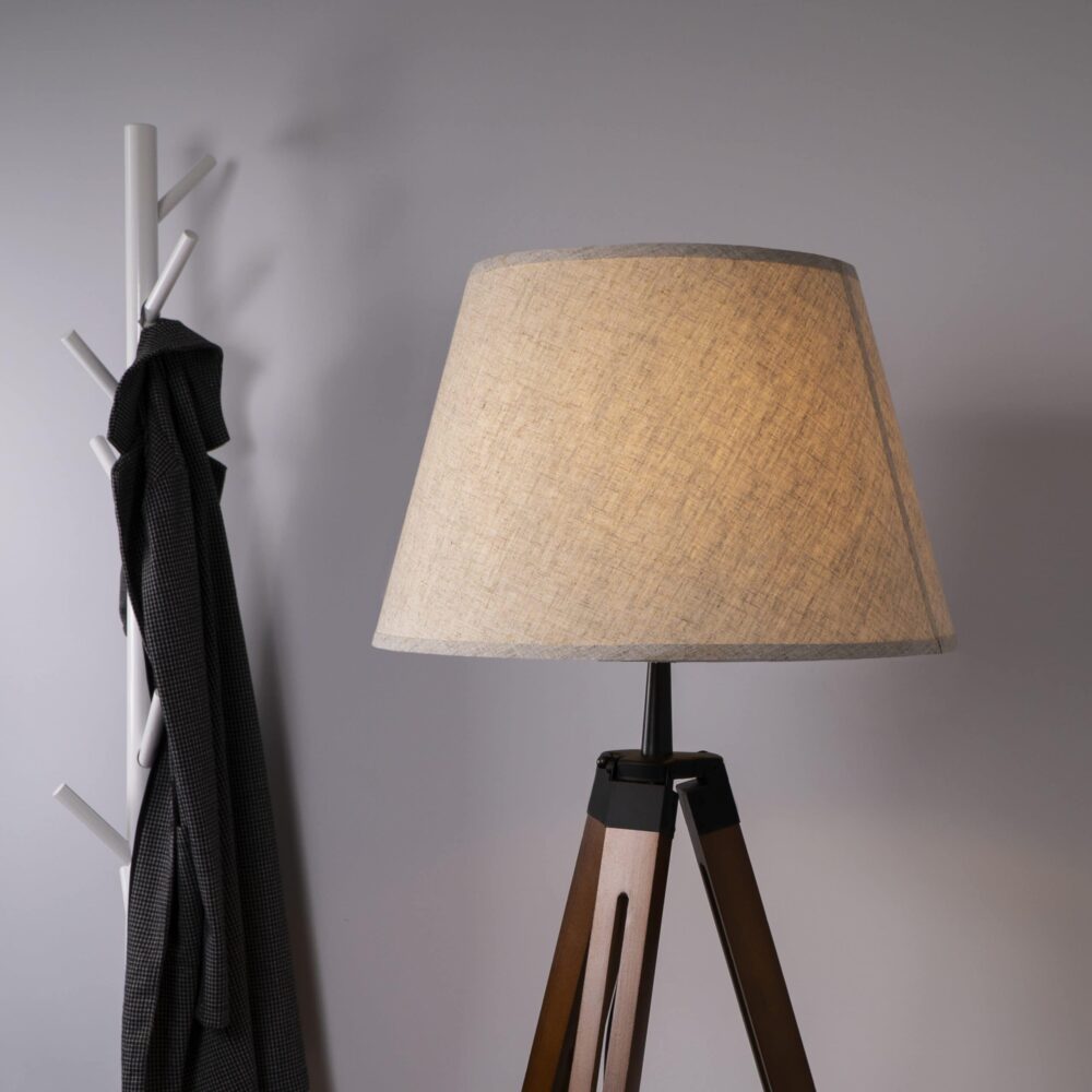 vloerverlichting van hout en stof