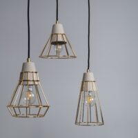 Industriële hanglampen met beton en draad