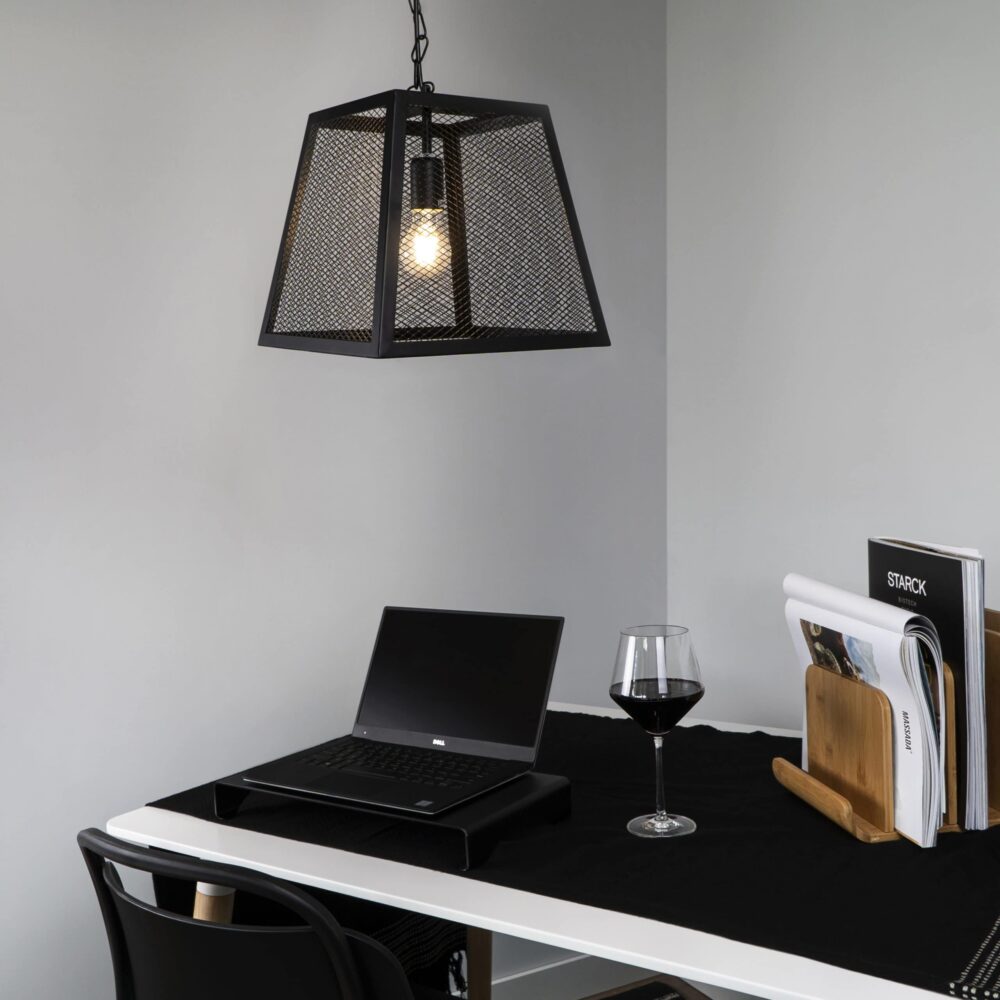 Zwarte draadstaal lamp met vierkante kooi