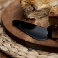 Een taart schep die ook te gebruiken is al taart snijder