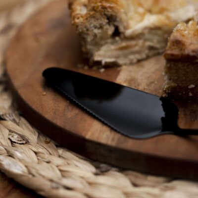 Een taart schep die ook te gebruiken is al taart snijder