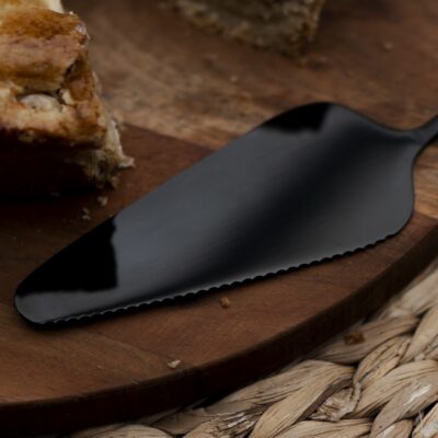 Zwarte taartschep met snijrand