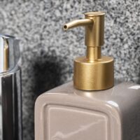 Grijze zeepdispenser